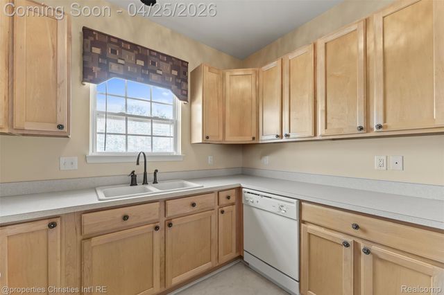4200 Addington Drive, Commerce Charter Township, MI 48390