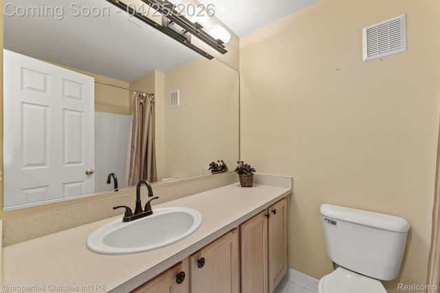 4200 Addington Drive, Commerce Charter Township, MI 48390