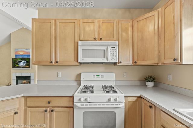 4200 Addington Drive, Commerce Charter Township, MI 48390