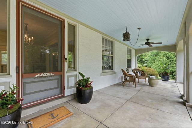 11705 Owl Creek Ln, Anchorage, KY 40223