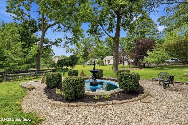 11705 Owl Creek Ln, Anchorage, KY 40223