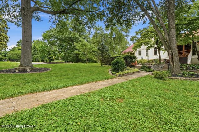 11705 Owl Creek Ln, Anchorage, KY 40223