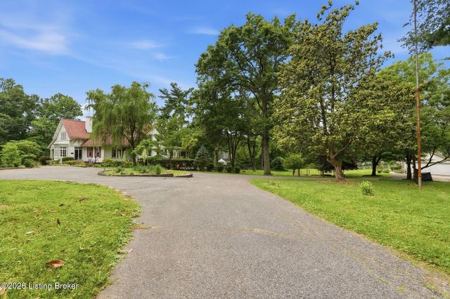 11705 Owl Creek Ln, Anchorage, KY 40223