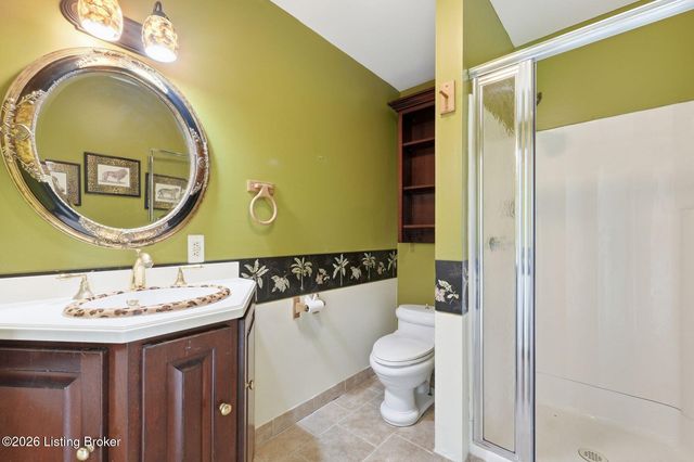 11705 Owl Creek Ln, Anchorage, KY 40223
