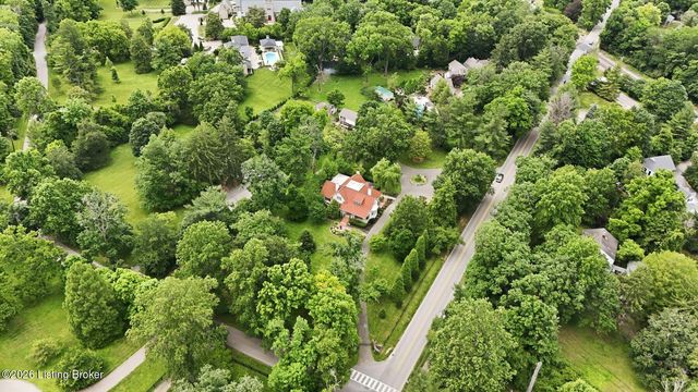 11705 Owl Creek Ln, Anchorage, KY 40223