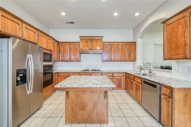 8405 N Paula, Fresno, CA 93720
