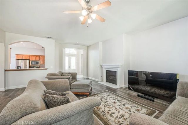 8405 N Paula, Fresno, CA 93720