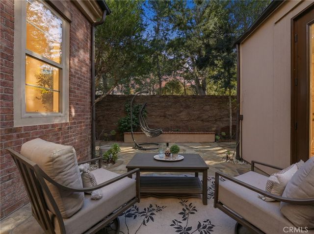 42 Arcade, Irvine, CA 92603