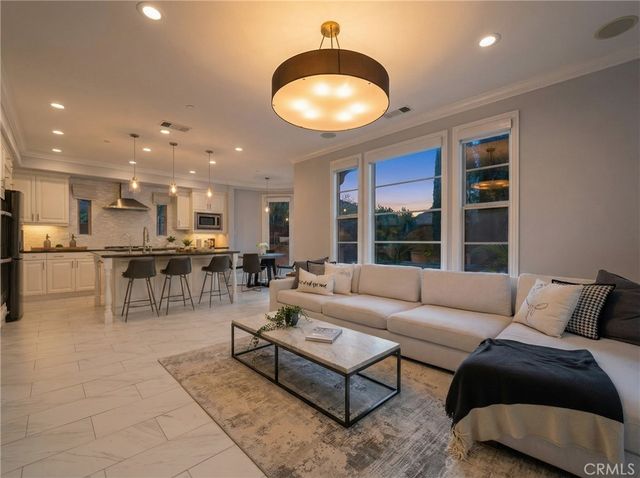 42 Arcade, Irvine, CA 92603