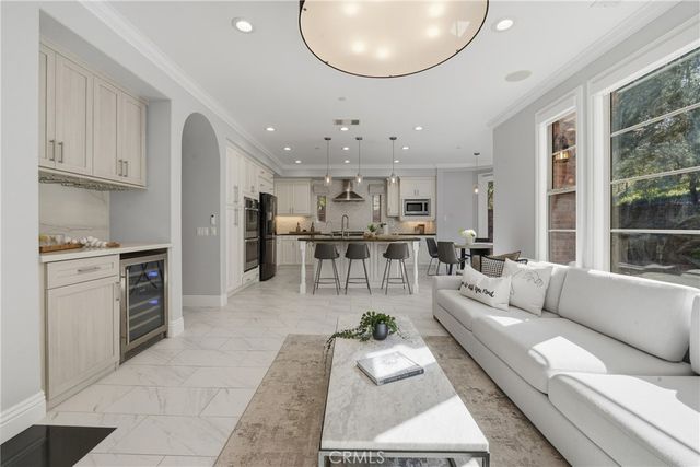 42 Arcade, Irvine, CA 92603