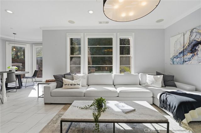 42 Arcade, Irvine, CA 92603