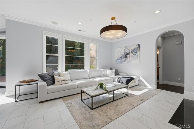 42 Arcade, Irvine, CA 92603