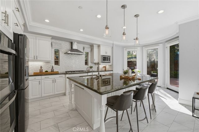 42 Arcade, Irvine, CA 92603