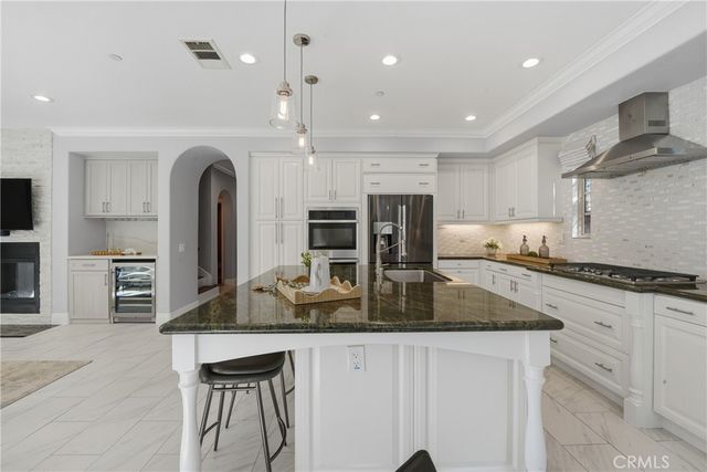 42 Arcade, Irvine, CA 92603