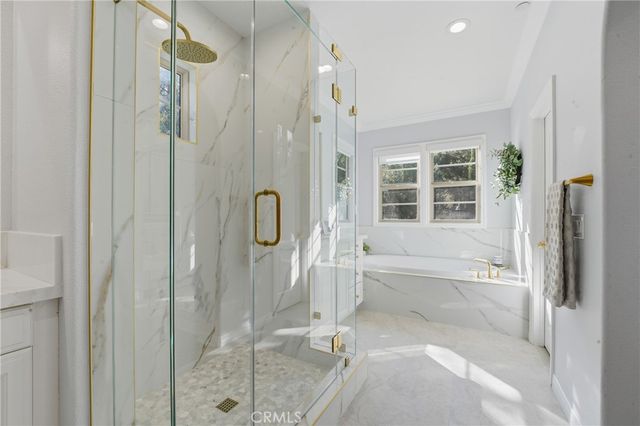 42 Arcade, Irvine, CA 92603