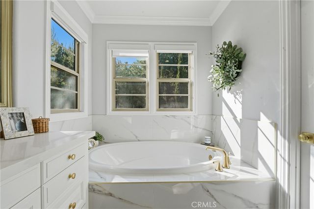 42 Arcade, Irvine, CA 92603