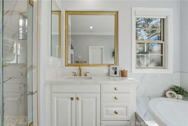 42 Arcade, Irvine, CA 92603