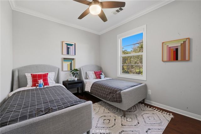 42 Arcade, Irvine, CA 92603