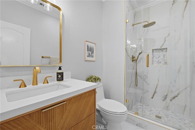 42 Arcade, Irvine, CA 92603