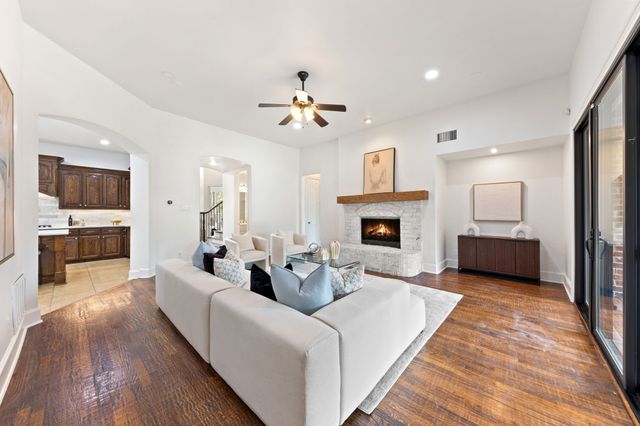 1209 Dame Susan Lane, Lewisville, TX 75056