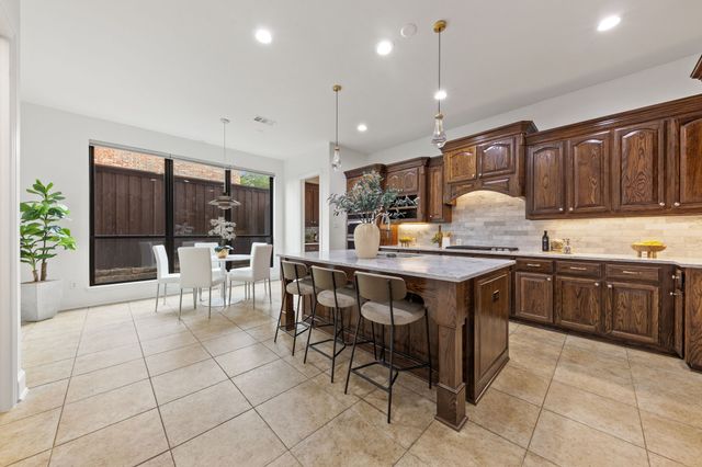 1209 Dame Susan Lane, Lewisville, TX 75056