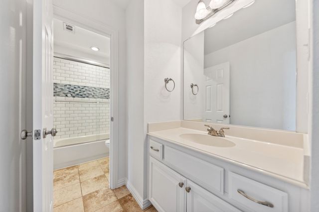 1209 Dame Susan Lane, Lewisville, TX 75056