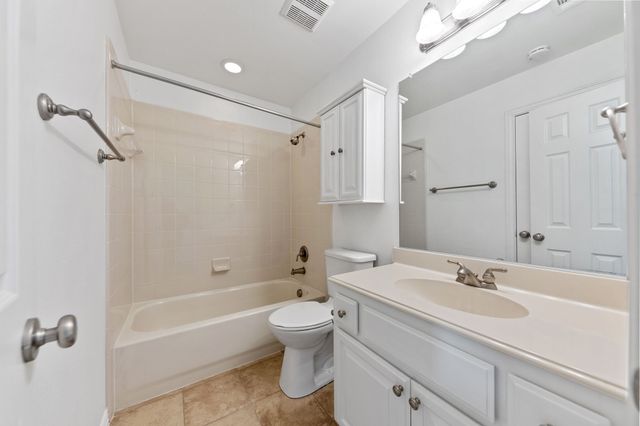 1209 Dame Susan Lane, Lewisville, TX 75056