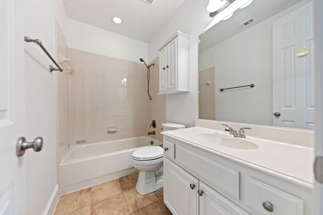 1209 Dame Susan Lane, Lewisville, TX 75056