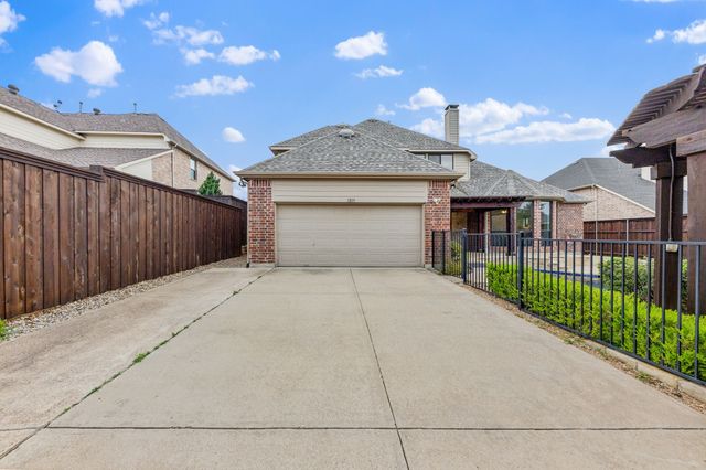 1209 Dame Susan Lane, Lewisville, TX 75056