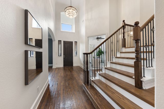 1209 Dame Susan Lane, Lewisville, TX 75056