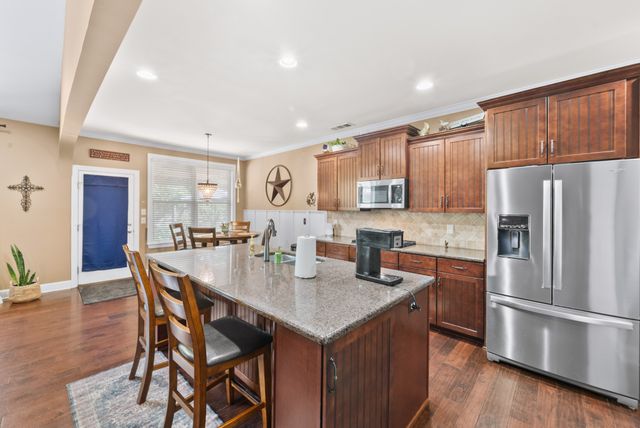 2343 Dewey Dr, Spring Hill, TN 37174