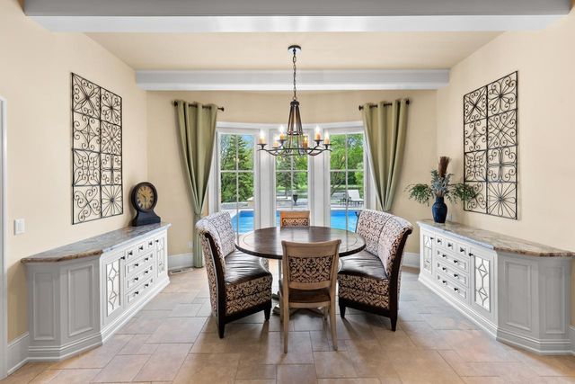 1560 Hunter Drive, Wayzata, MN 55391