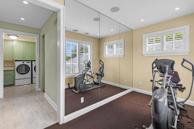 1560 Hunter Drive, Wayzata, MN 55391