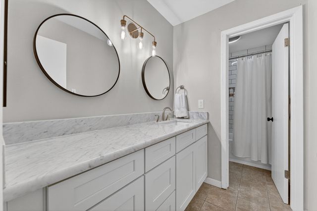 1240 Barton Hills DR 206, Austin, TX 78704