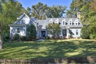 41 Oakwood Drive, Chapel Hill, NC 27517