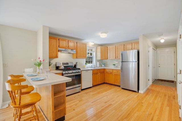 29 Carleton Dr, Mashpee, MA 02649