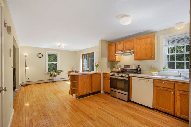 29 Carleton Dr, Mashpee, MA 02649