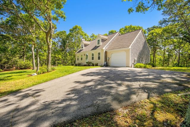 29 Carleton Dr, Mashpee, MA 02649