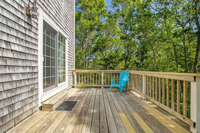 29 Carleton Dr, Mashpee, MA 02649
