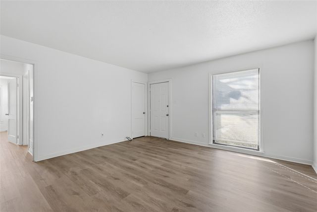 613 W Hammond Street, Lancaster, TX 75146