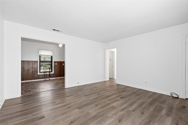 613 W Hammond Street, Lancaster, TX 75146