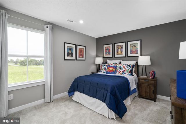 3422 FOX POINTE LN, York, PA 17404