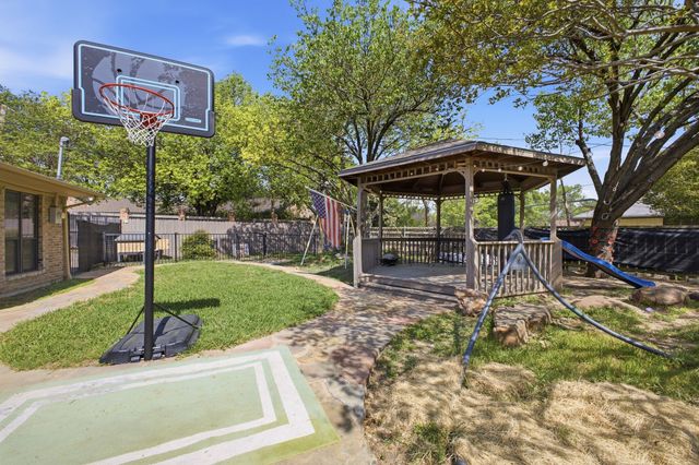 1607 Little Creek Drive, Waxahachie, TX 75165