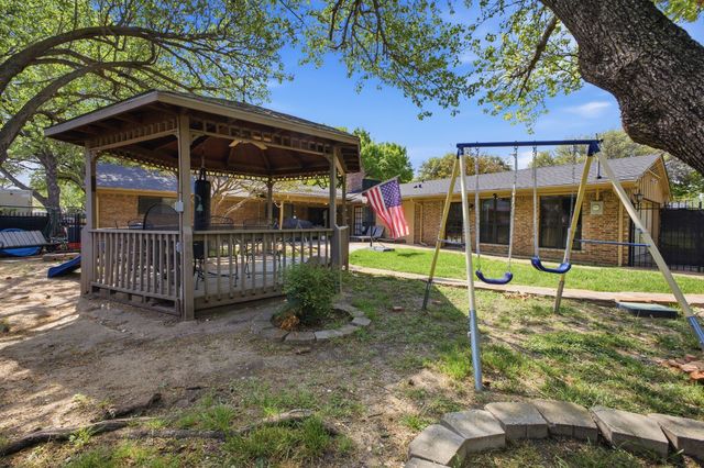 1607 Little Creek Drive, Waxahachie, TX 75165