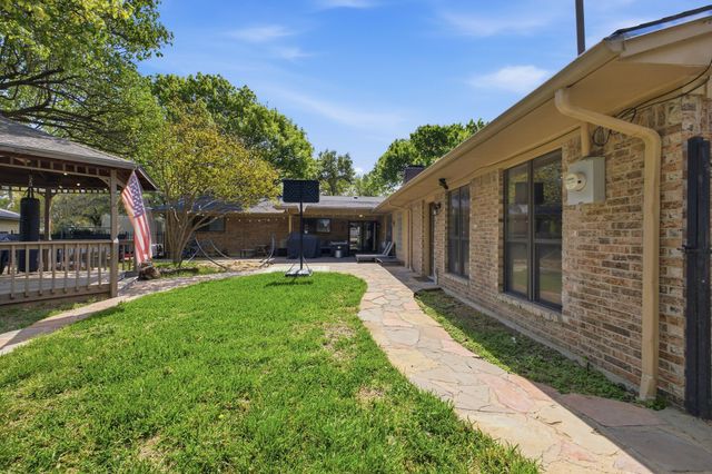 1607 Little Creek Drive, Waxahachie, TX 75165