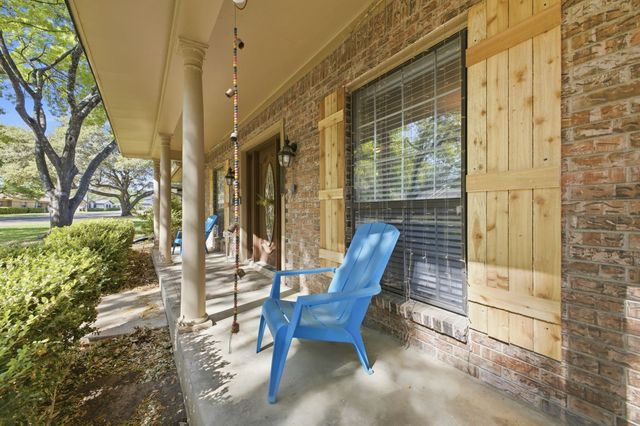 1607 Little Creek Drive, Waxahachie, TX 75165