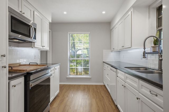 1607 Little Creek Drive, Waxahachie, TX 75165