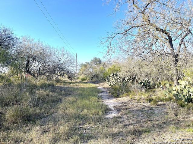 9654 FM 2617, Pettus, TX 78146