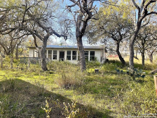 9654 FM 2617, Pettus, TX 78146