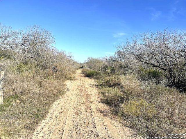 9654 FM 2617, Pettus, TX 78146